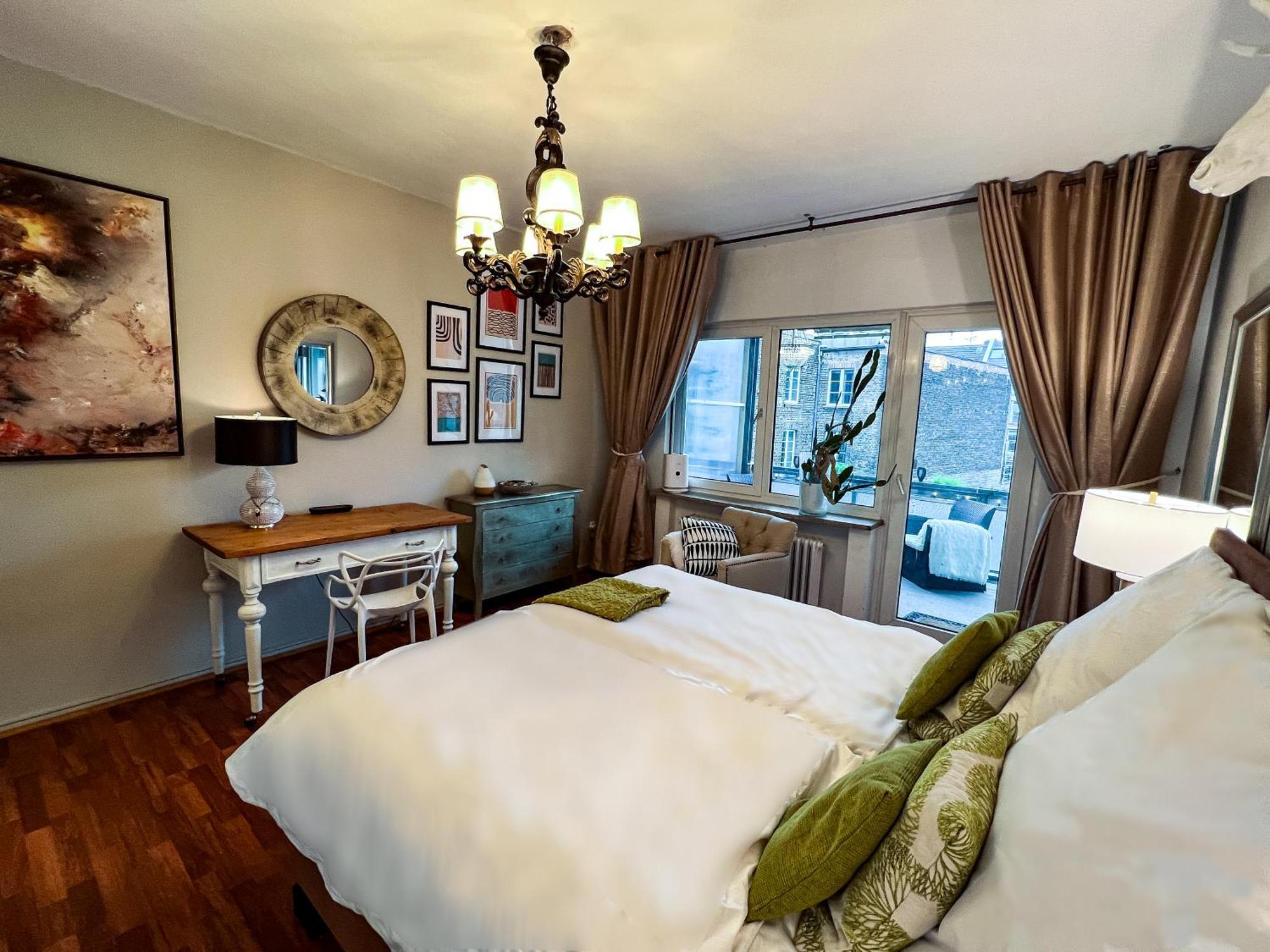 Big, Central And Charming Apartment On Schaafenstrasse Cologne Exterior photo