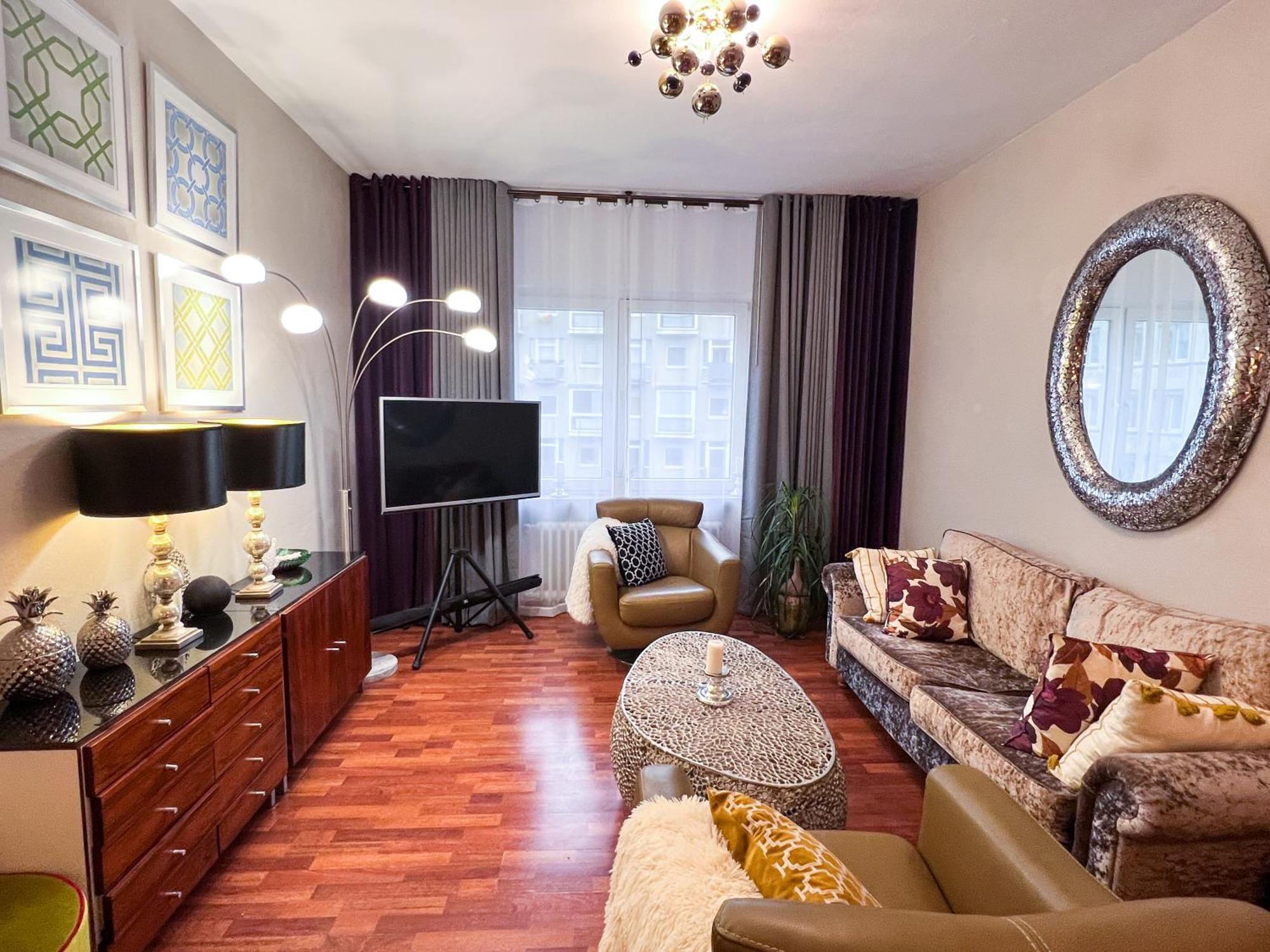 Big, Central And Charming Apartment On Schaafenstrasse Cologne Exterior photo